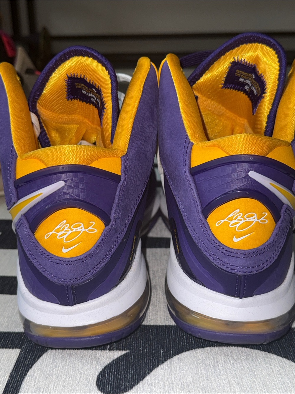 Nike LeBron 8 Lakers - Picture 5 of 8